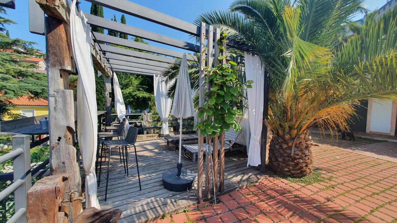 Studio-Apartments Monfort Portoroz Bagian luar foto